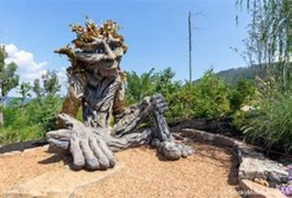 1 Mi To Dollywood Mins To All Attractions & Gsmnp Sevierville Exteriér fotografie